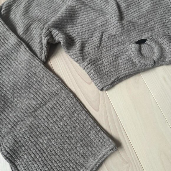 Tularosa “Deliz” O Ring Sweater – Ribbed Knit, Cropped Fit, Bell Sleeves - Picture 4 of 8